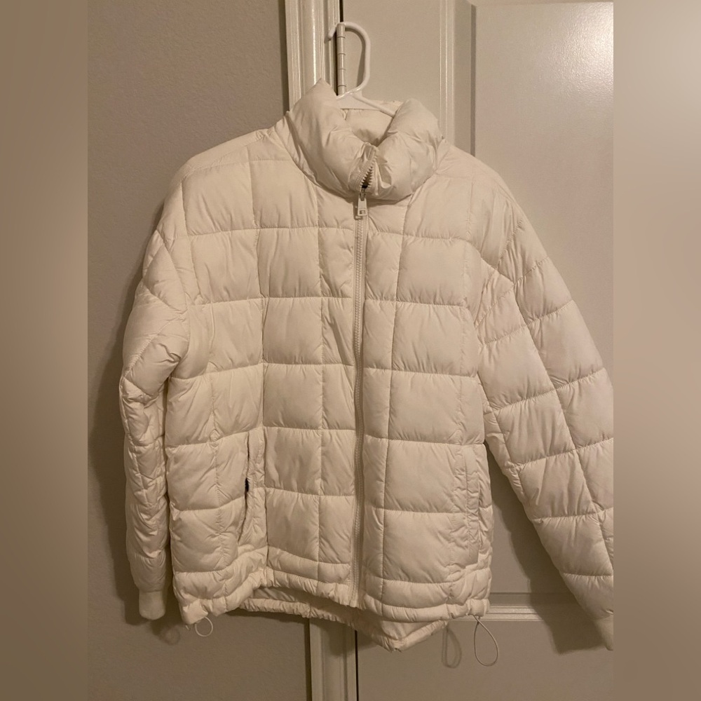 Levi’s women quilted puff jacket size M